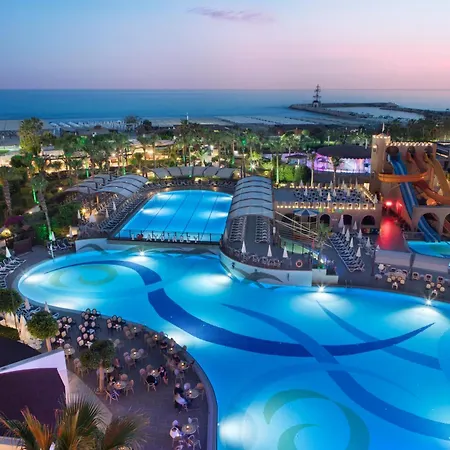 Station touristique Aydinbey King's Palace &